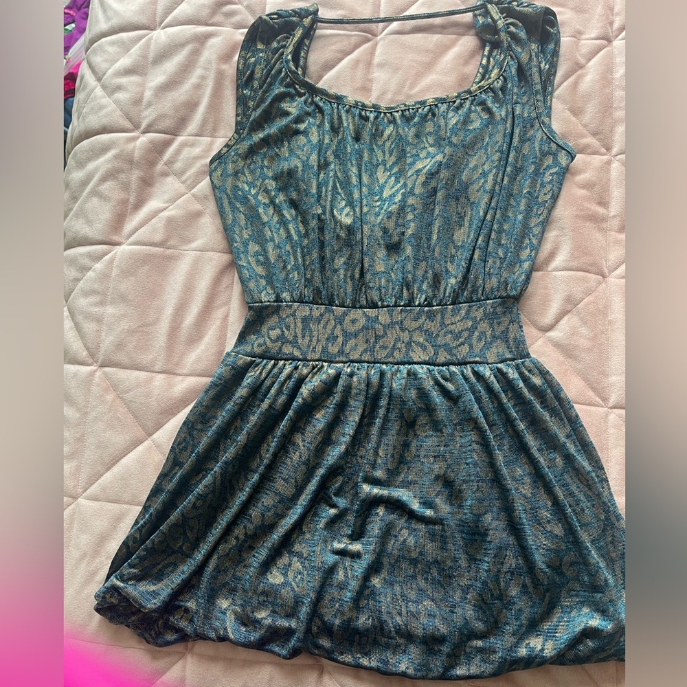 Super cute top, Good Condition. Worn Once. Size small.